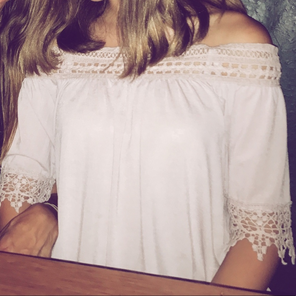 off shoulder halfway long sleeve blouse!!